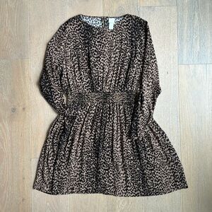 H&M long sleeve leopard print dress
